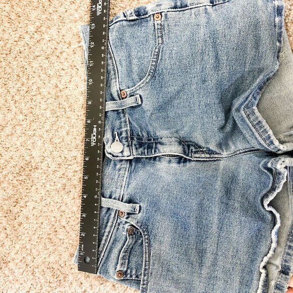 Levi's Light Wash Denim Shorts 26 Womens Mid Rise Jean Shortie - Picture 8 of 10